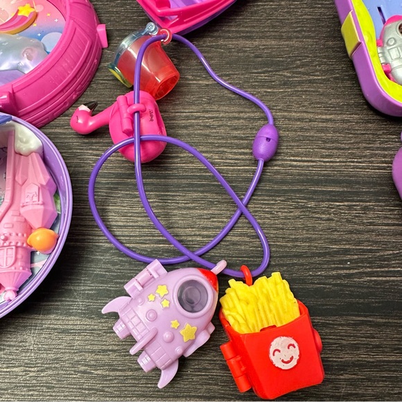 Polly Pocket Flamingo Backyard Butterfly Backpack Space Compact Dolls & Charms - Picture 9 of 16